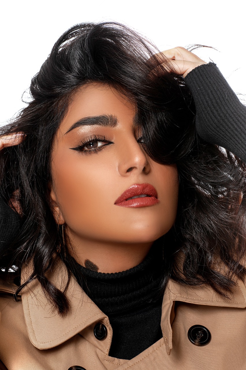 عدسات امارا - عبوة من عدستين - ألوان المشاهير 2022 - بثينة الرئيسي - ايرثي